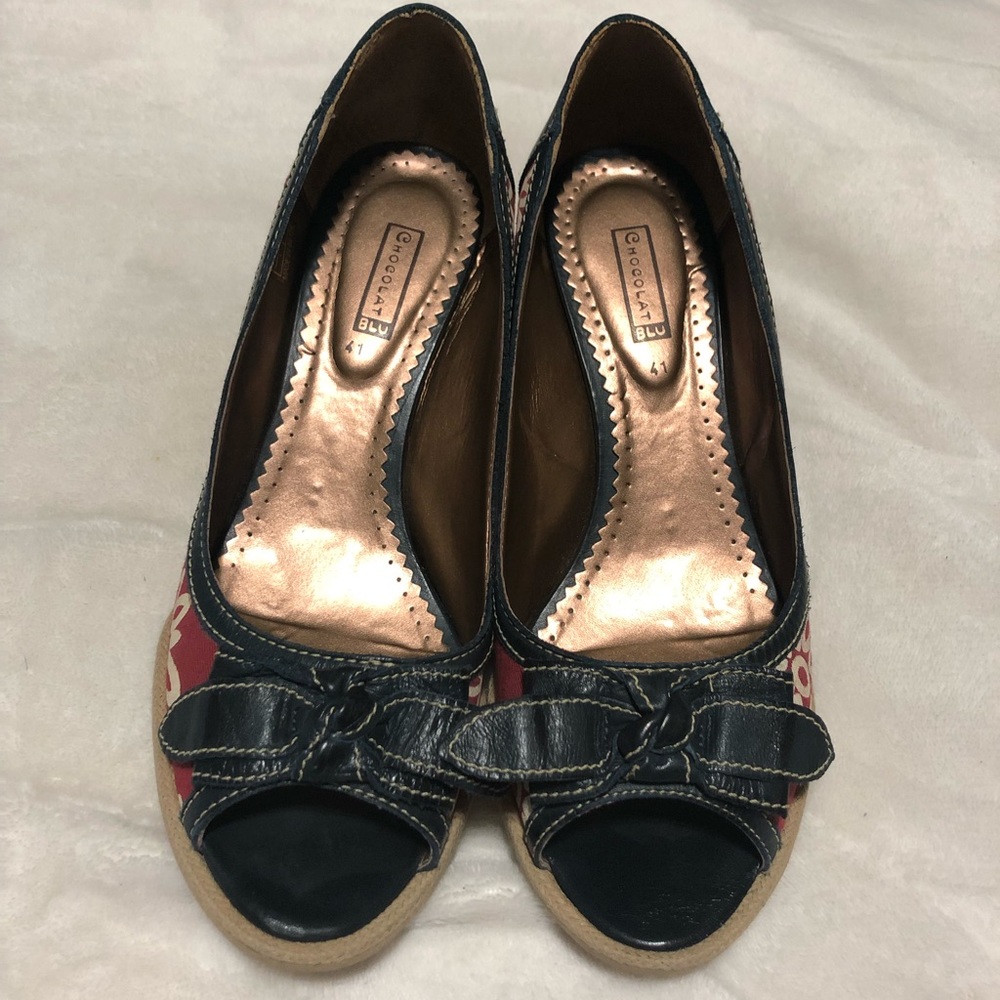 Chocolat Blu wedge peep toe heels! Size 41!